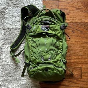Osprey Raven 14 Mountain Biking Backpack GUC